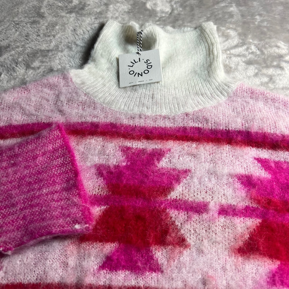 NWT Lili Sidonio Women's S Sweater Pink White Geometric Mock Neck Fuzzy LAL335BN